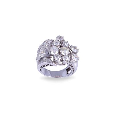 Anello, oro bianco 18 kt e diamanti taglio antico europeo