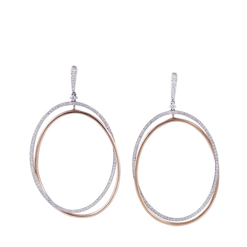 Orecchini, oro bianco e giallo 18 kt con maglie ovali e brillanti