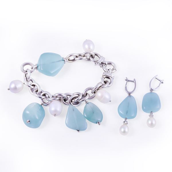 18KT GOLD SET OF BRACELET AND EARRINGS SET WITH AQUAMARINE AND FRESHWATER PEARLS