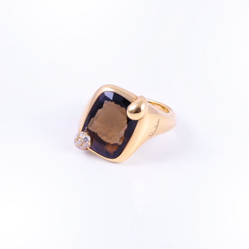 Pomellato, Anello con quarzo fumé “Ritratto” in oro rosa 18 kt, pavé di brillanti