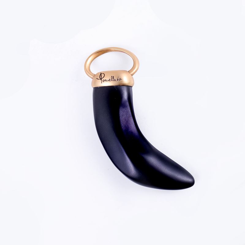 Pomellato, Pendente “Victoria” in oro giallo 18 kt con cornetto in giaietto