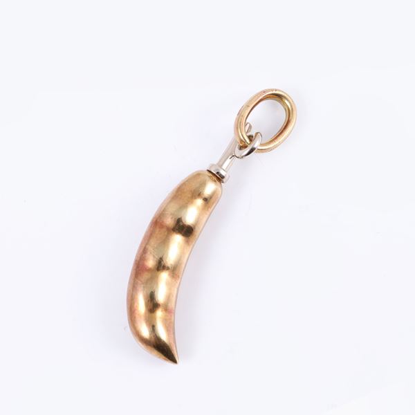 * 18KT GOLD PENDANT, BY POMELLATO