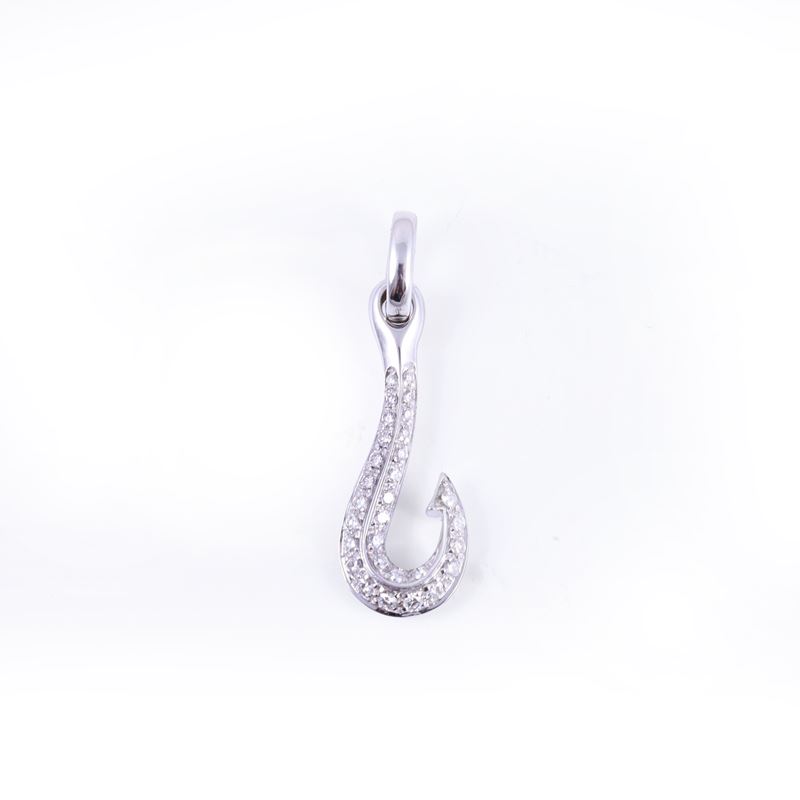 Pomellato, Pendente “Amo” in oro bianco 18 kt con pavé di brillanti