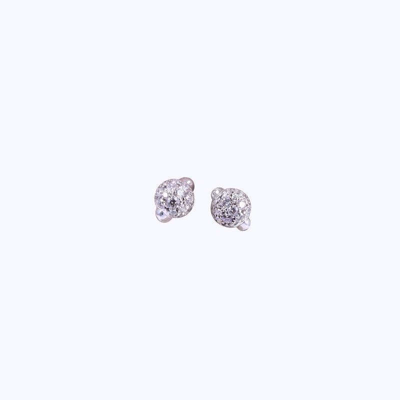 Pomellato, Orecchini “M’ama non m’ama” in oro bianco 18 kt con pavé di brillanti