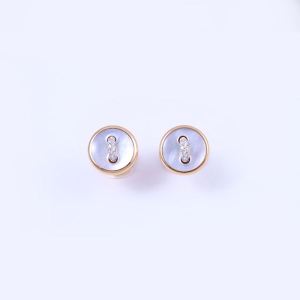 * 18KT GOLD EARRINGS SET WITH MOTHER OF PEARL AND DIAMONDS, BY POMELLATO, "Pom Pom Dot"