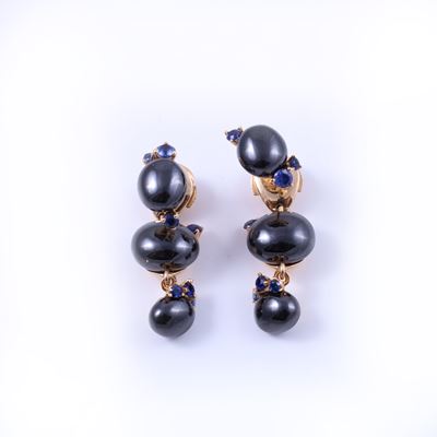 Pomellato, Orecchini “Capri” in oro rosa 18 kt con ceramica nera, zaffiri e pendenti