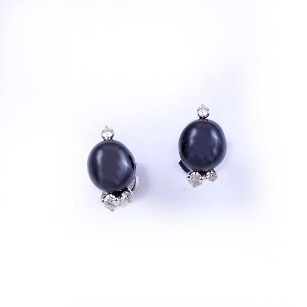 * 18KT GOLD EARRINGS WITH BLACK CERAMIC AND DIAMONDS, BY POMELLATO "Capri"