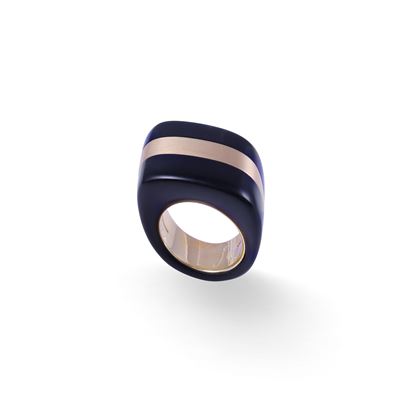 Vhernier, Anello “Nilo” in oro giallo 18 kt e giaietto