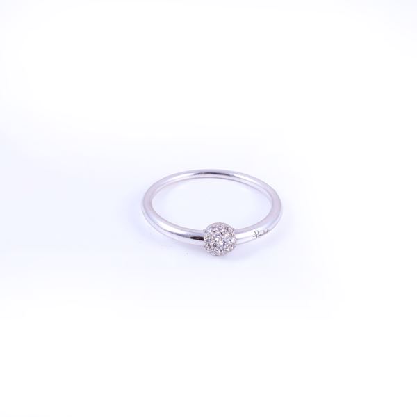 * 18KT GOLD RING SET WITH DIAMONDS, BY POMELLATO "M'ama non m'ama"