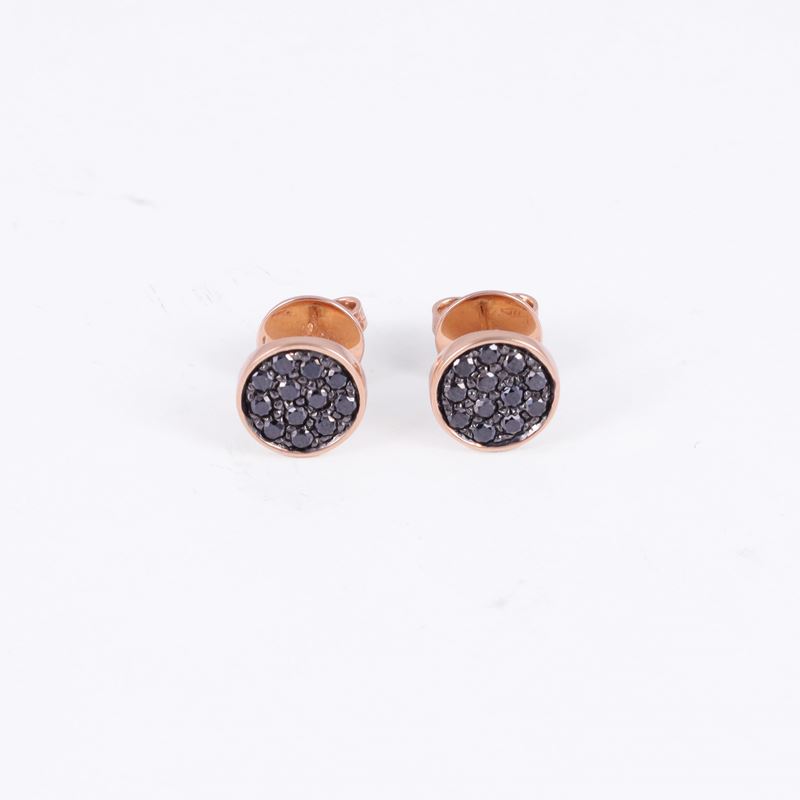 Chantecler, Orecchini “Paillettes” in oro rosa 18 kt con brillanti neri in pavé