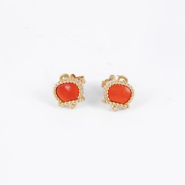 * 18KT GOLD EARRINGS SET WITH CORAL AND DIAMONDS, BY CHANTECLER "Anima 70"
