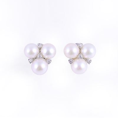Chantecler, Orecchini “Cherie” in oro bianco 18 kt con perle d’acqua dolce e brillanti