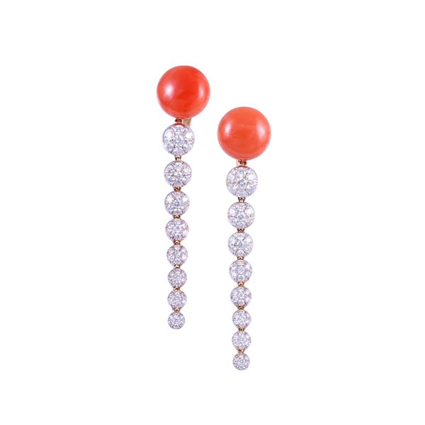 * 18KT GOLD EARRINGS SET WITH CORAL AND DIAMONDS, BY CHANTECLER "Bon Bon"