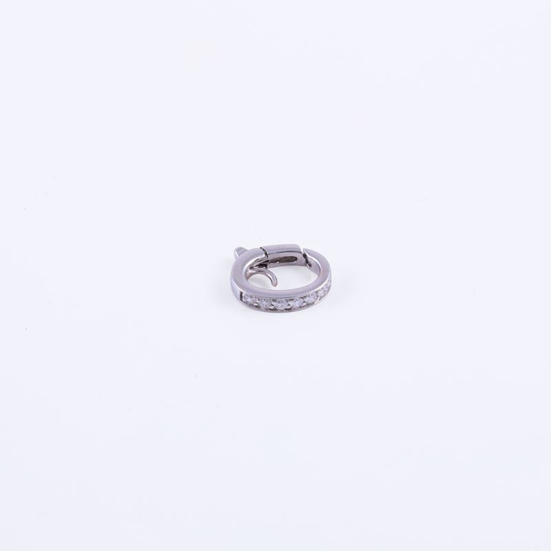 Chantecler, Biglierina per pendente in oro bianco 18 kt con piccoli brillanti