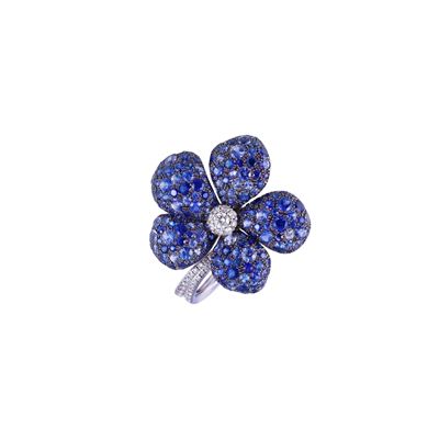Chantecler, Anello “Fiori di Capri” in oro bianco 18 kt con zaffiri e brillanti