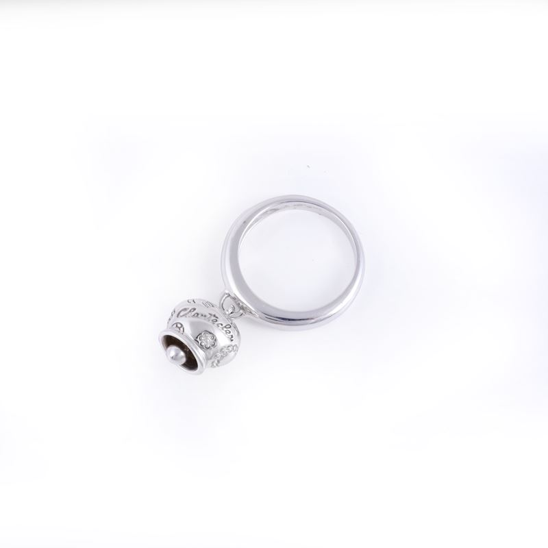 Chantecler, Anello “Campanelle” con campanella pendente, oro bianco 9 kt