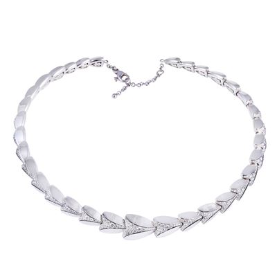 Dámaso Martínez, Choker in oro bianco 18 kt con brillanti e chiusura regolabile