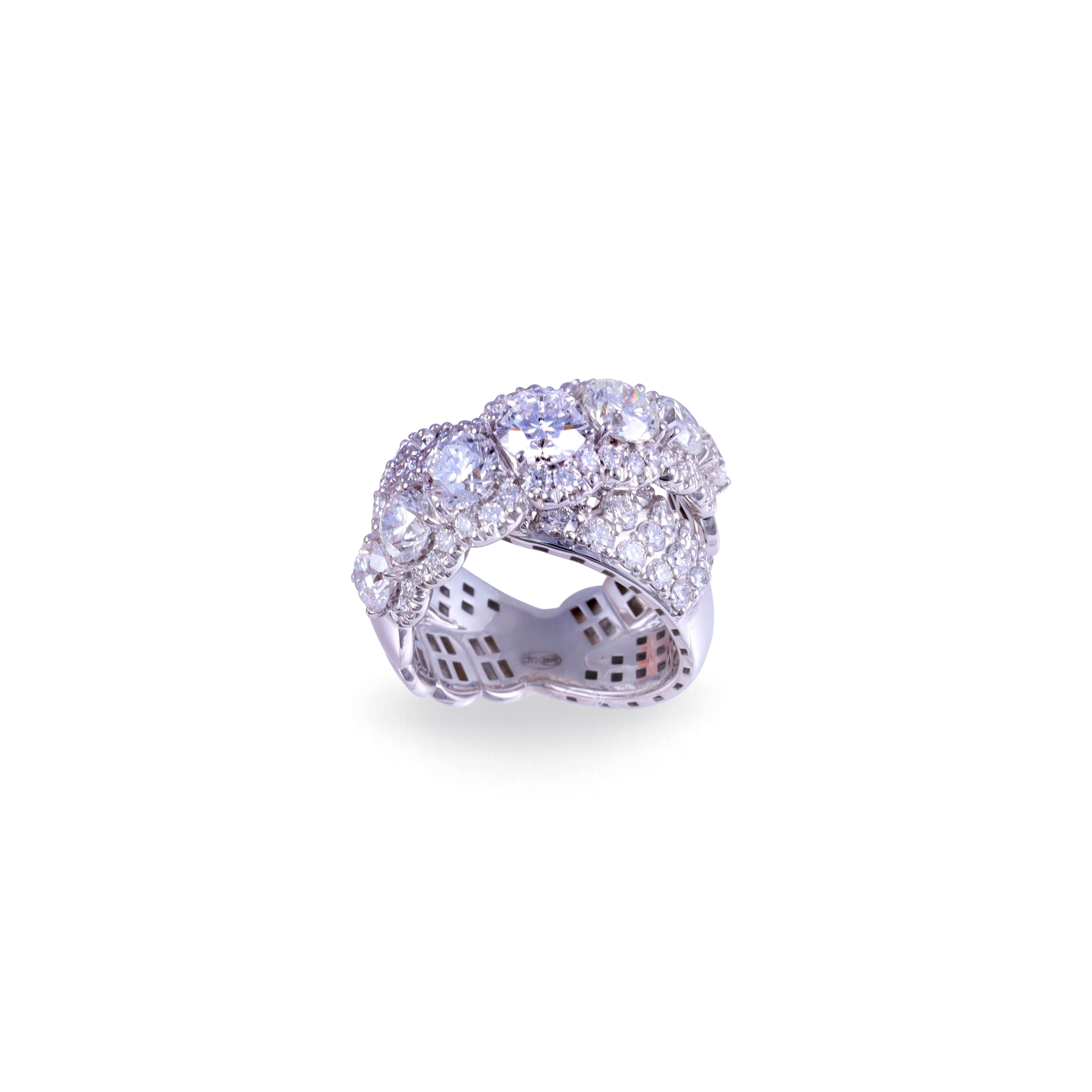 Dámaso Martínez, Anello in oro bianco 18 kt con fascia incrociata e brillanti