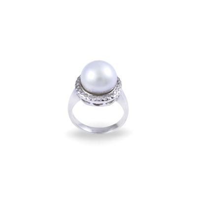 Anello in oro bianco 18 kt con perla coltivata e brillanti