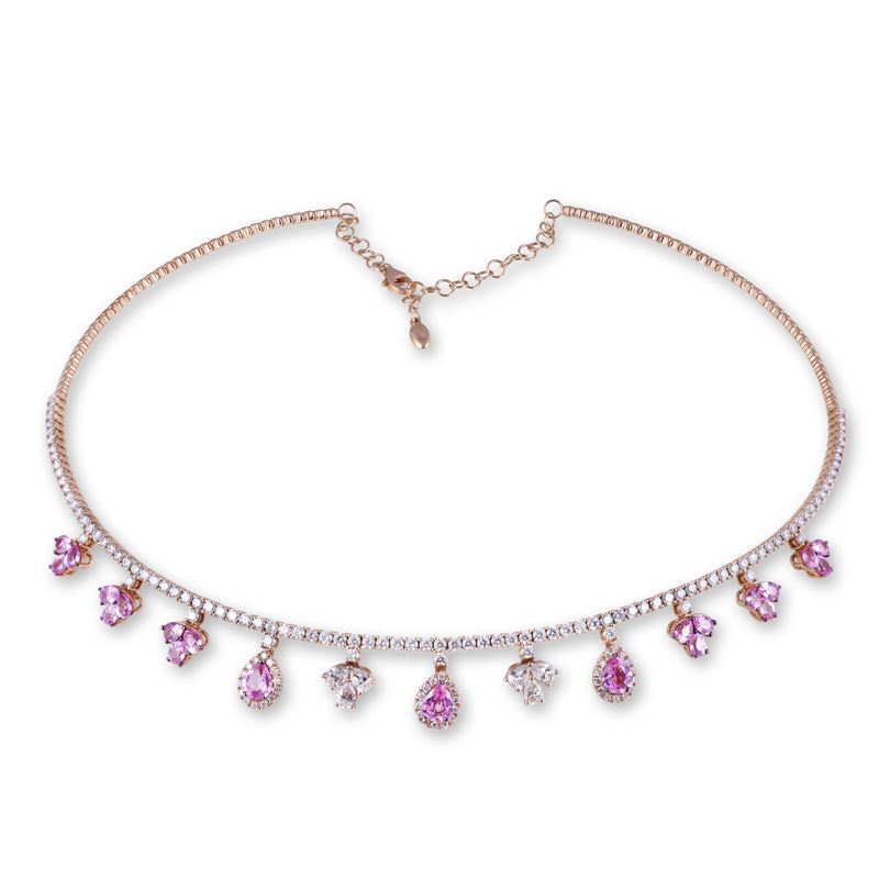 Choker, oro rosa 18 kt con molla interna, brillanti in linea e corindoni rosa con pendenti a gocc...