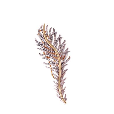 Orecchino a piuma, oro rosa 18 kt con brillanti brown