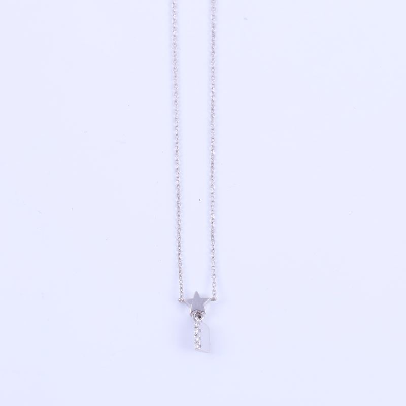 Catenina con pendente in oro bianco 18Kt, stellina e lettera “I” con piccoli brillanti