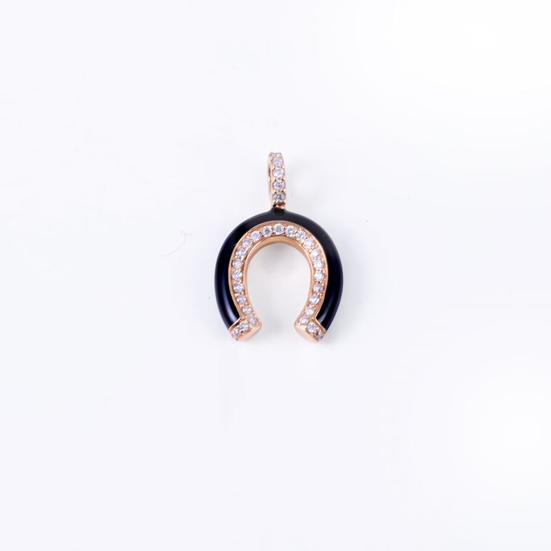Oro rosa 18 kt, Pendente a ferro di cavallo con scritta “Good Luck”