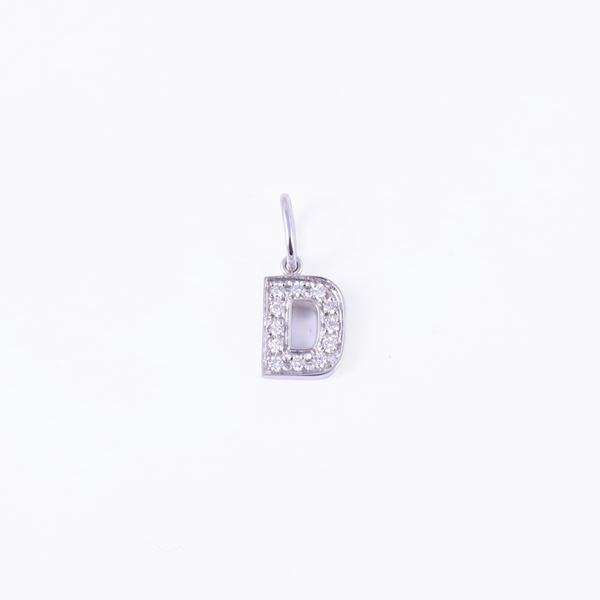 * 18KT GOLD PENDANT SET WITH DIAMONDS