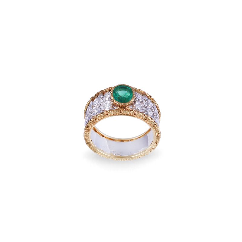 Buccellati, Anello in oro 18 kt con smeraldo ovale e brillanti