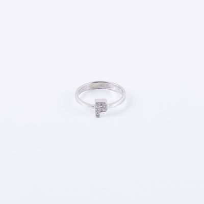 Anello in oro bianco 18K con lettera “P” in piccoli brillanti
