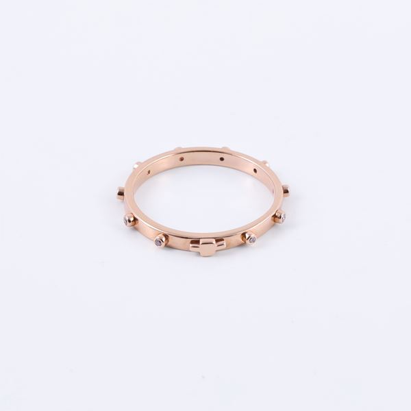 * 18KT GOLD ROSARY RING SET WITH DIAMONDS