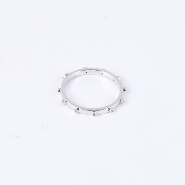 * 18KT GOLD ROSARY RING SET WITH DIAMONDS