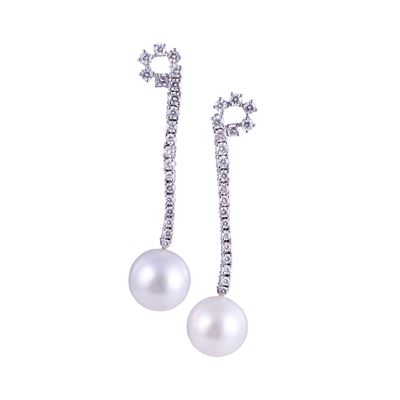 Orecchini, oro bianco 18 kt con brillanti in pavé e perle South Sea coltivate terminali