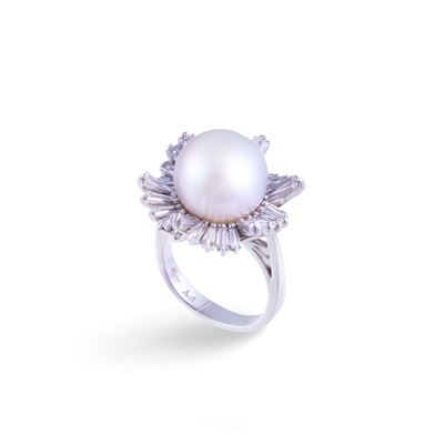 Anello in platino con perla South Sea coltivata e diamanti, misura 14
