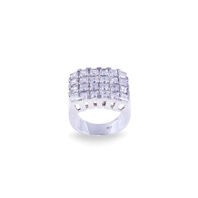 Anello, oro bianco 18 kt con motivo rettangolare in pavé di diamanti carré