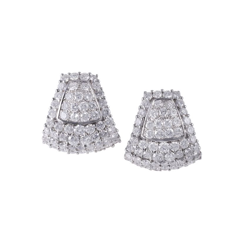 Orecchini a scudo con clip in oro bianco 18 kt e pavé di brillanti, Numerario 3454 AL