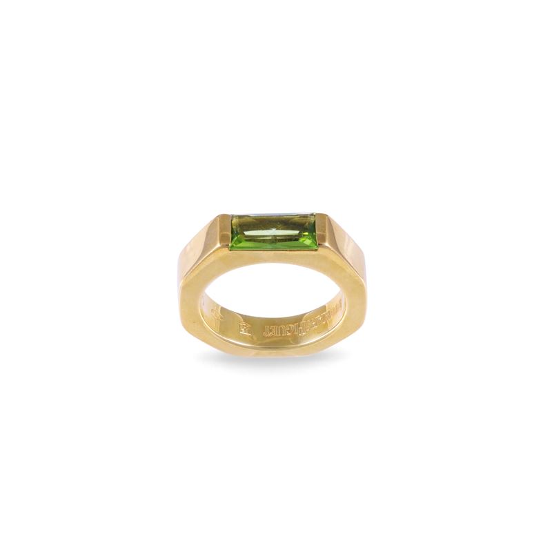 Audemars Piguet, Anello in oro giallo 18 kt con tormalina baguette
