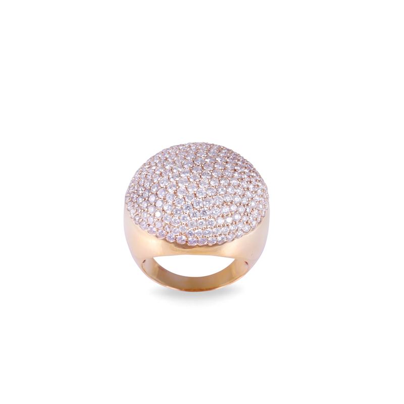 Anello in oro rosa 18 kt con cupola in pavé di brillanti