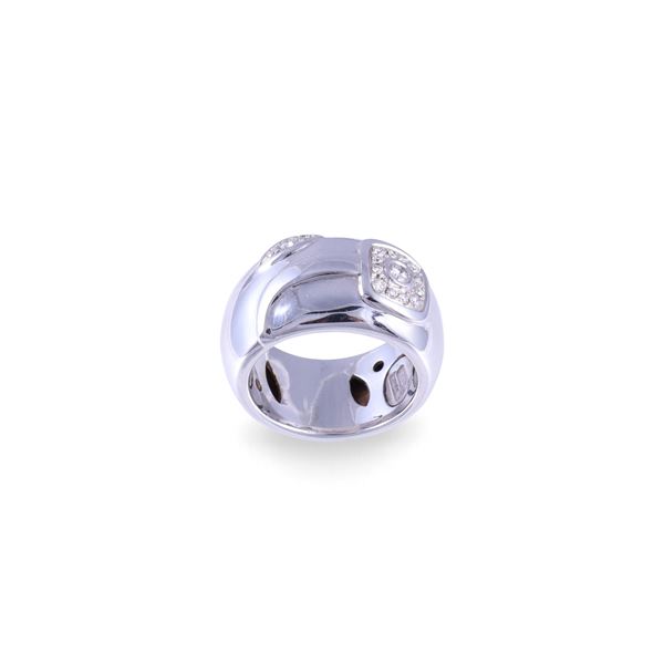 * 18KT GOLD RING SET WITH DIAMONDS, BY CHIMENTO