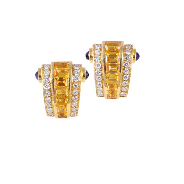 * 18KT GOLD EARRINGS SET WITH YELLOW SAPPHIRES, DIAMONDS AND CABOCHON-CUT SAPPHIRES