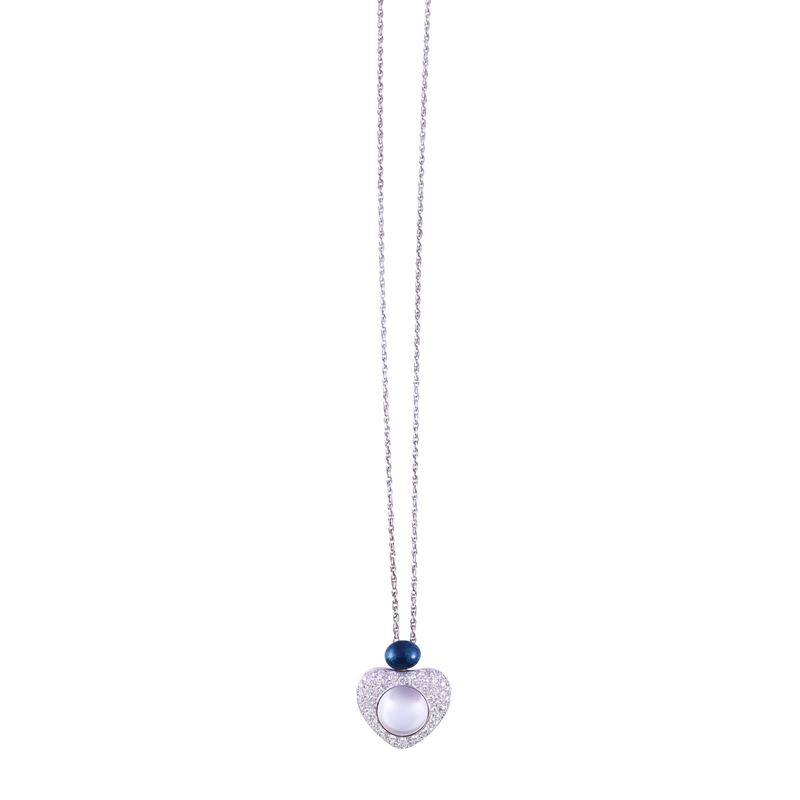 La Nouvelle Bague, Pendente con catenina a cuore in oro bianco 18 kt con pavé di brillanti e smal...
