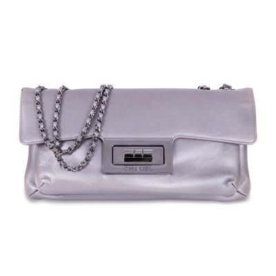 CHANEL, Mademoiselle Silver Lock, borsa con tracolla a catena