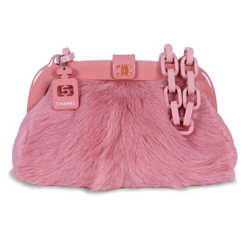 CHANEL, borsa “Pink Lapin” con tracolla a catena in resina e charms Bottiglia Chanel N. 5 (collez...