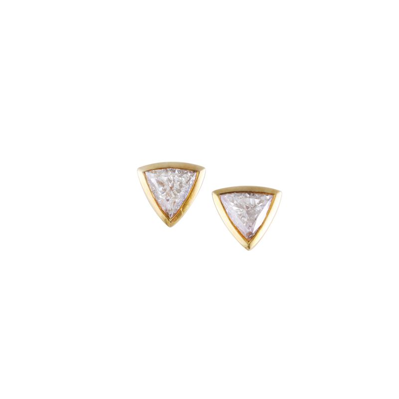 Orecchini, oro giallo 18 kt con diamante triangolare