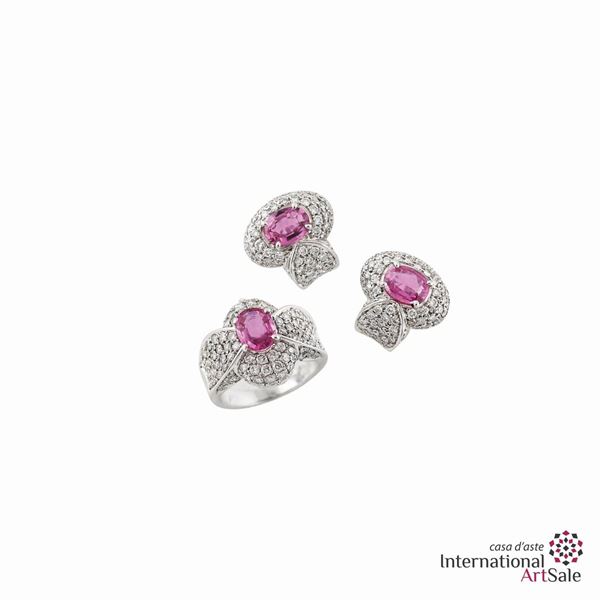 Parure anello ed orecchini in O.B. con rubini e diamanti...  - Auction Gioielli e Orologi - Casa d'Aste International Art Sale