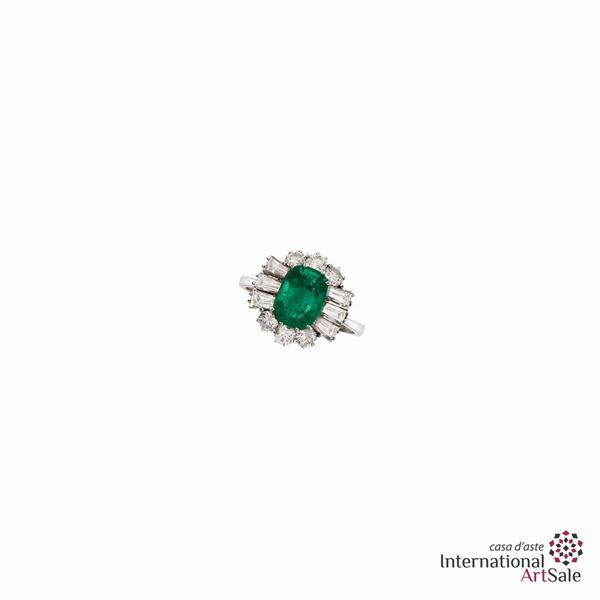 Anello in O.B. con smeraldo e diamanti...  - Asta Gioielli e Orologi - Casa d'Aste International Art Sale
